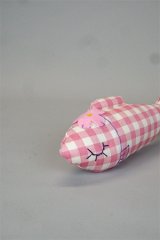 画像: ‘ Madam Junko’のオーガニック・キャットニップ お魚 《ピンクと白のチェック》