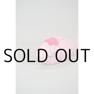 画像: ‘ Madam Junko’のオーガニック・キャットニップ お魚 《ピンク地に麻の葉模様》